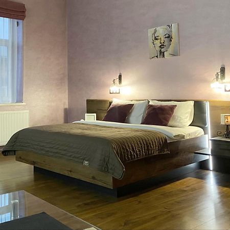 Apartment Жд Вокзал, Центр Lviv Dış mekan fotoğraf
