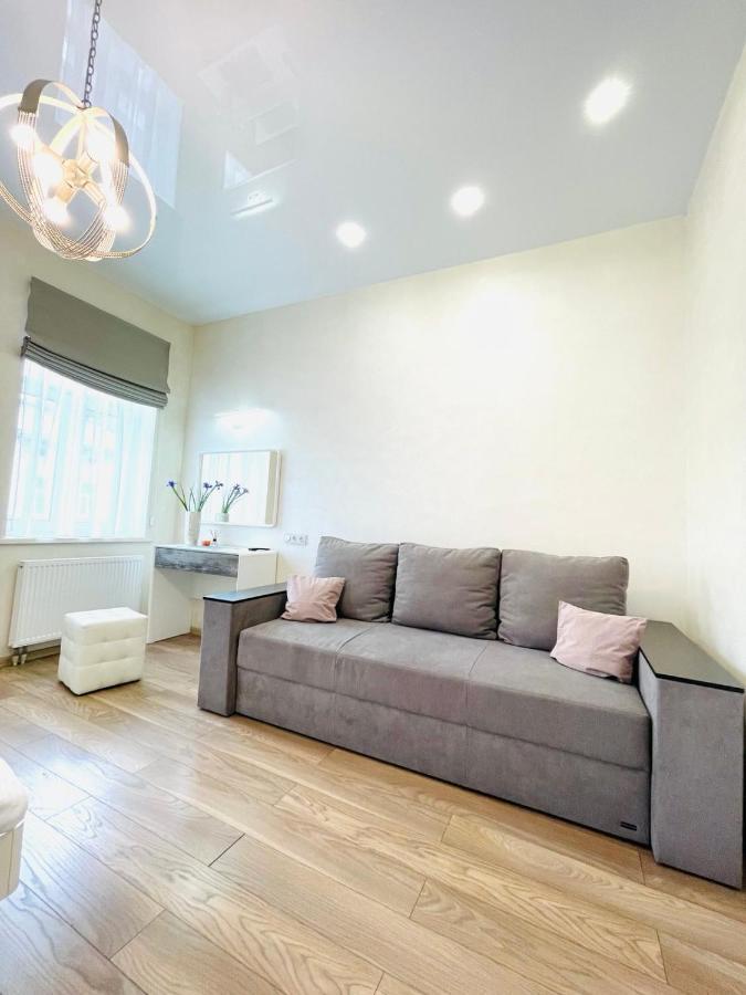 Apartment Жд Вокзал, Центр Lviv Dış mekan fotoğraf