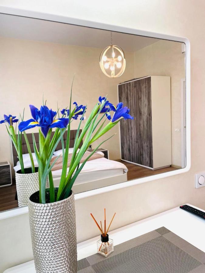 Apartment Жд Вокзал, Центр Lviv Dış mekan fotoğraf